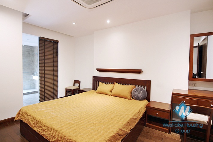 A 4 bedroom apartment with stunning lake view on Xuan dieu, Tay ho, Ha noi